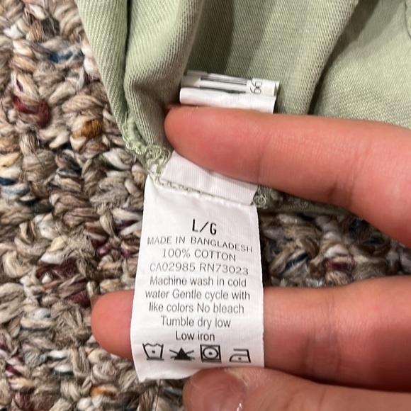 green collared crop top - Picture 2 of 2